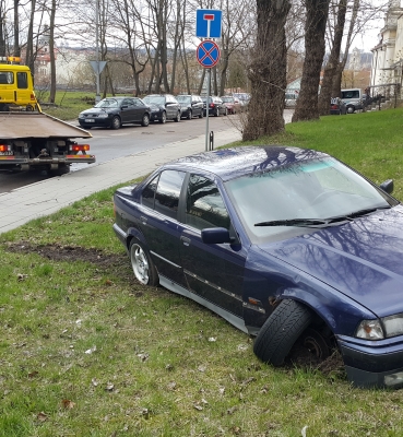 TPVA BMW transportavims po avarijos